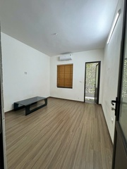 Cho thuê nhà riêng 2 tầng số 9 ngõ 464 đường Bưởi, Ba Đình, Hà nội