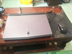 Nghỉ game bán máy alienware 17r5   phụ kiện 