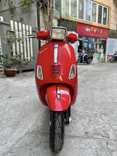 Vespa S 150cc đèn vuông màu đỏ 