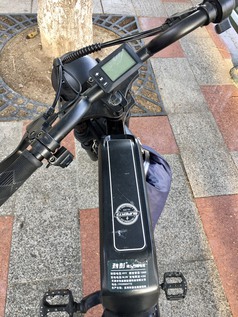 Gia đình cần bán xe đạp trợ pin lithium Super 73 màu đen 