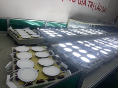 Đèn LED panel 9w - Sản phẩm chiếu sáng tiết kiệm điện, chất lượng cao đang được giảm giá 50...