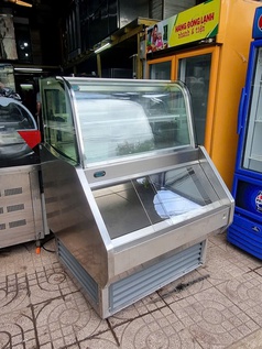 Tủ bánh kem, bánh ngọt kính cong hiệu kinco 2 khoan riêng biệt mới 90 
