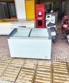 Tủ đông kem cửa kính hiệu liebherr 400L sản xuất malaysia mới 91 