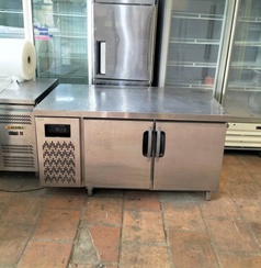 Tủ bàn đông inox hiệu berjaya 1m5 nhập khẩu malaysia mới 91 