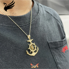 Nam giới nên đeo dây chuyền bạc sợi to không  Cách chọn phù hợp với từng phong cách 