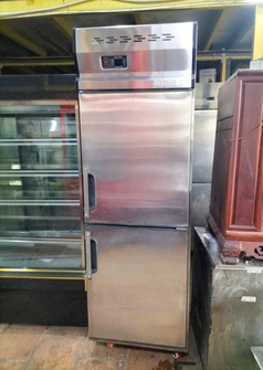 Tủ đông đứng 2 cánh inox hiệu berjaya 505L   sản xuất malaysia mới 90 