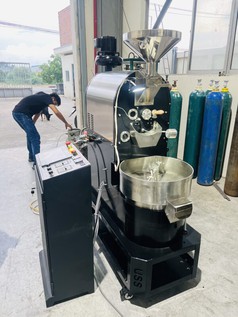 Có nên trang bị máy rang cà phê riêng cho quán 