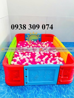 Nhà banh nhựa hình vuông mầm non, nhà banh cầu trượt trẻ em 