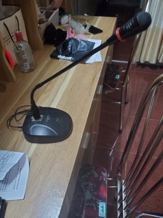 Dọn nhà cần bán Mic hội nghị cổ ngỗng như hình 