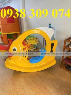 Bập bênh cá vàng nhựa, bập bênh đế cong cá vàng 
