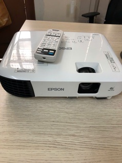 Máy chiếu cũ chính hãng giá rẻ đủ loại 