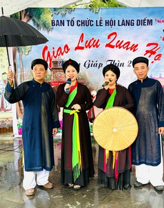 Rang phục dân gian Trống hội 