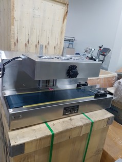 Máy dán màng siu tự động, máy dán trên miệng hủ nhựa, máy ép màng nhôm tự động 