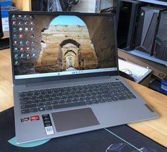 Laptop Lenovo Ideapad Slim 3 Ryzen 5 7520U RAM 16GB SSD 512GB VGA Rời Màn 15.6 Inch Full HD Máy...