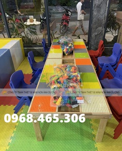 Bàn chơi lego cho bé, bàn lego trẻ em bằng gỗ 