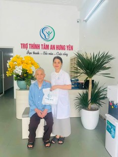 Tặng ông bà bố mẹ máy trợ thính   món quà của sự kết nối 
