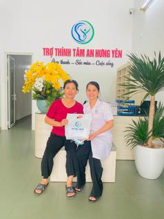 Ba mẹ bạn có hay than phiền ù tai hay nghe không rõ không 