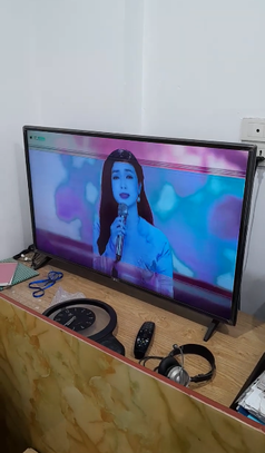Thanh lý tivi LG 43 inch 4K  43UJ632T , smart, lỗi màn, âm thanh hay như loa thùng 