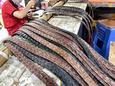 Đồ da cá sấu - nhận sản xuất số lượng lớn nhỏ cho shop, thương hiệu   Có xuất...