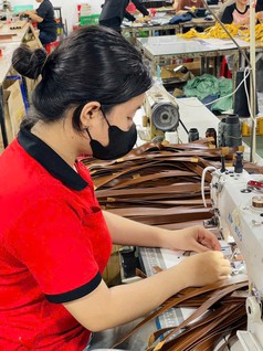 Tìm nguồn hàng thắt lưng vốn ít từ xưởng sản xuất 