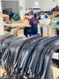 Chọn nguồn nhập sỉ dây lưng theo phân khúc khách hàng của shop 