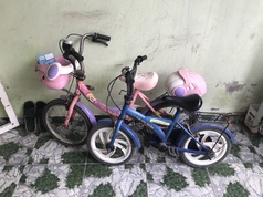 Bán 2 xe đạp trẻ e vẫn sử dụng bình thường rẻ như cho 