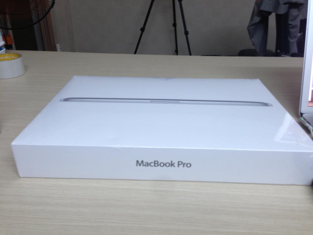 1 MacBook Pro ME664LL/A 15.4-Inch Retina Core i7