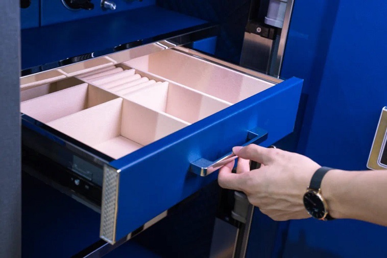 2 Két sắt Philips SBX702 mẫu két sắt cao cấp và sang trọng mới nhất của Philips 2 Két sắt Philips SBX702 mẫu két sắt cao cấp và sang trọng mới nhất của Philips