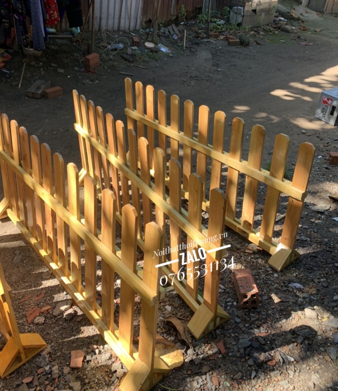 13 Mẫu hàng rào gỗ trang trí sơn nhiều màu tại Bình Dương, Đồng Nai, HCM