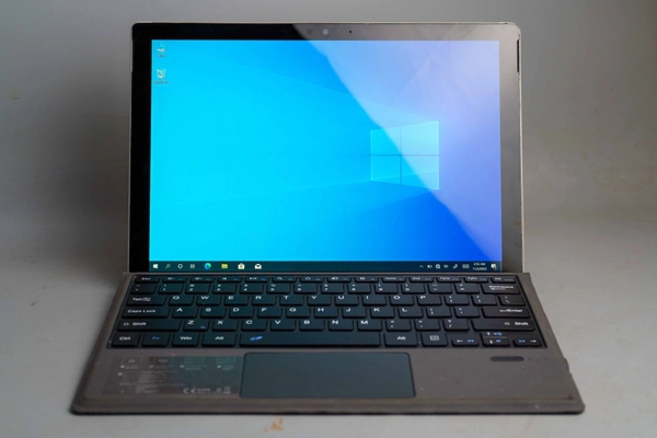 2 Surface Pro 6   SSD 256GB   core i5   RAM 8GB   97 19425