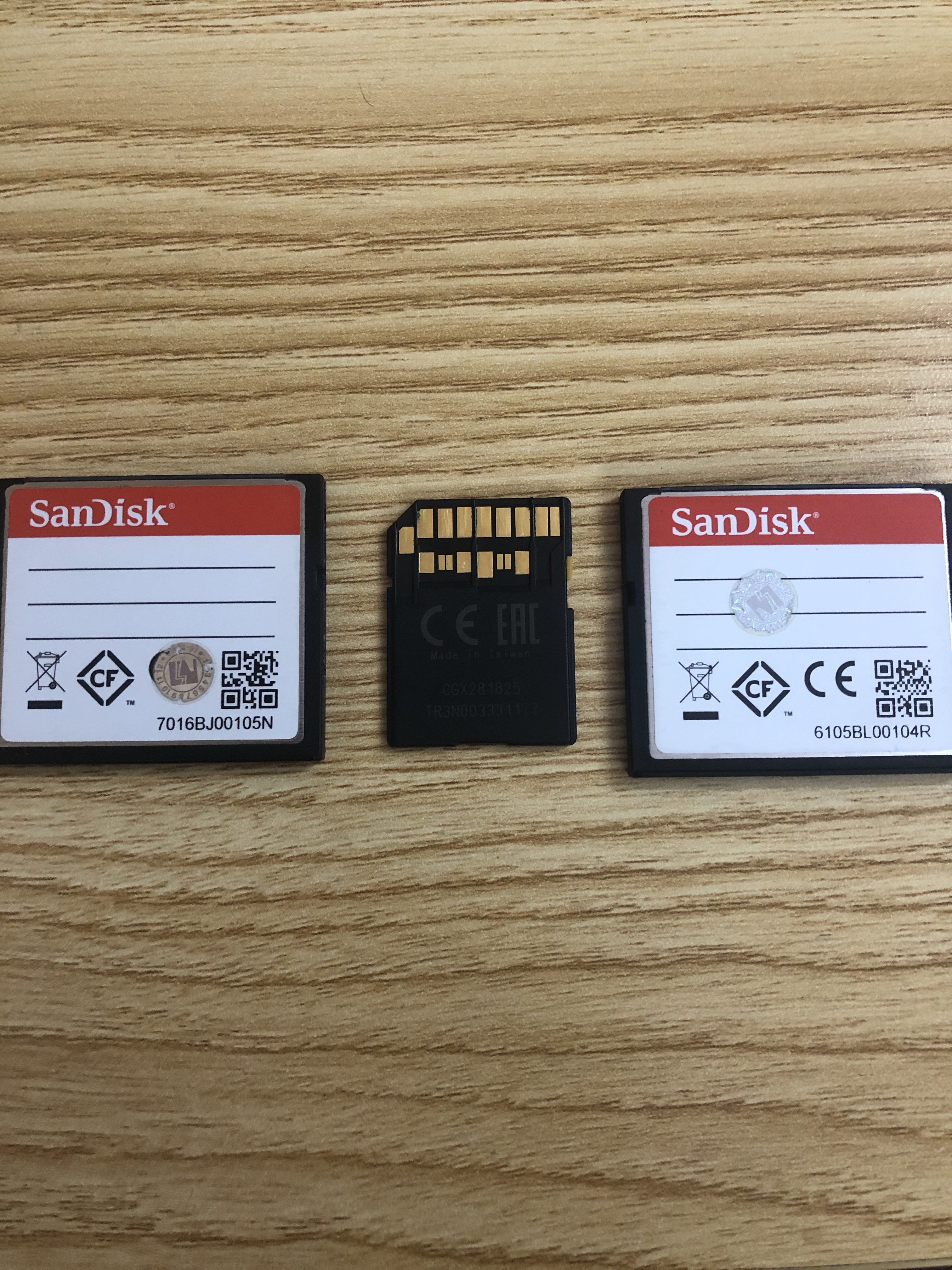 4 Bán thẻ SDXC Sony 128gb và 2 thẻ Compact flash 64gb và 256gb