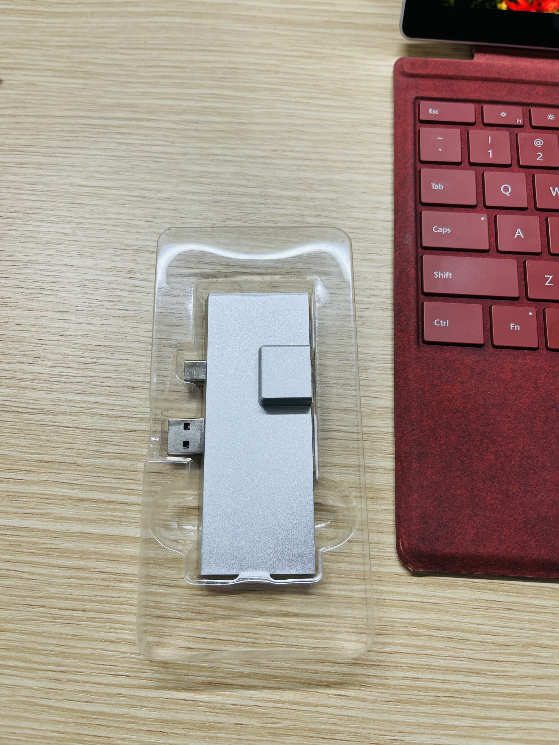 1 Bán máy tính Surface 6