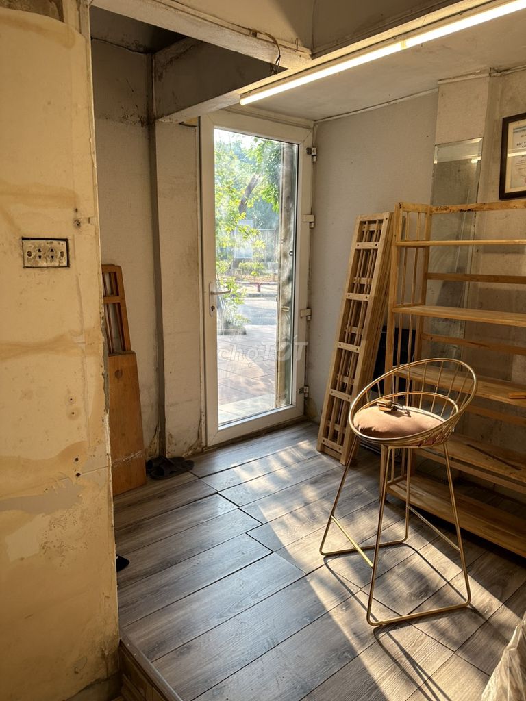 5 Cho thuê nhà nguyên căn oto đỗ tận cửa phố Nguyễn Lương Bằng, Đống Đa, Hà Nội