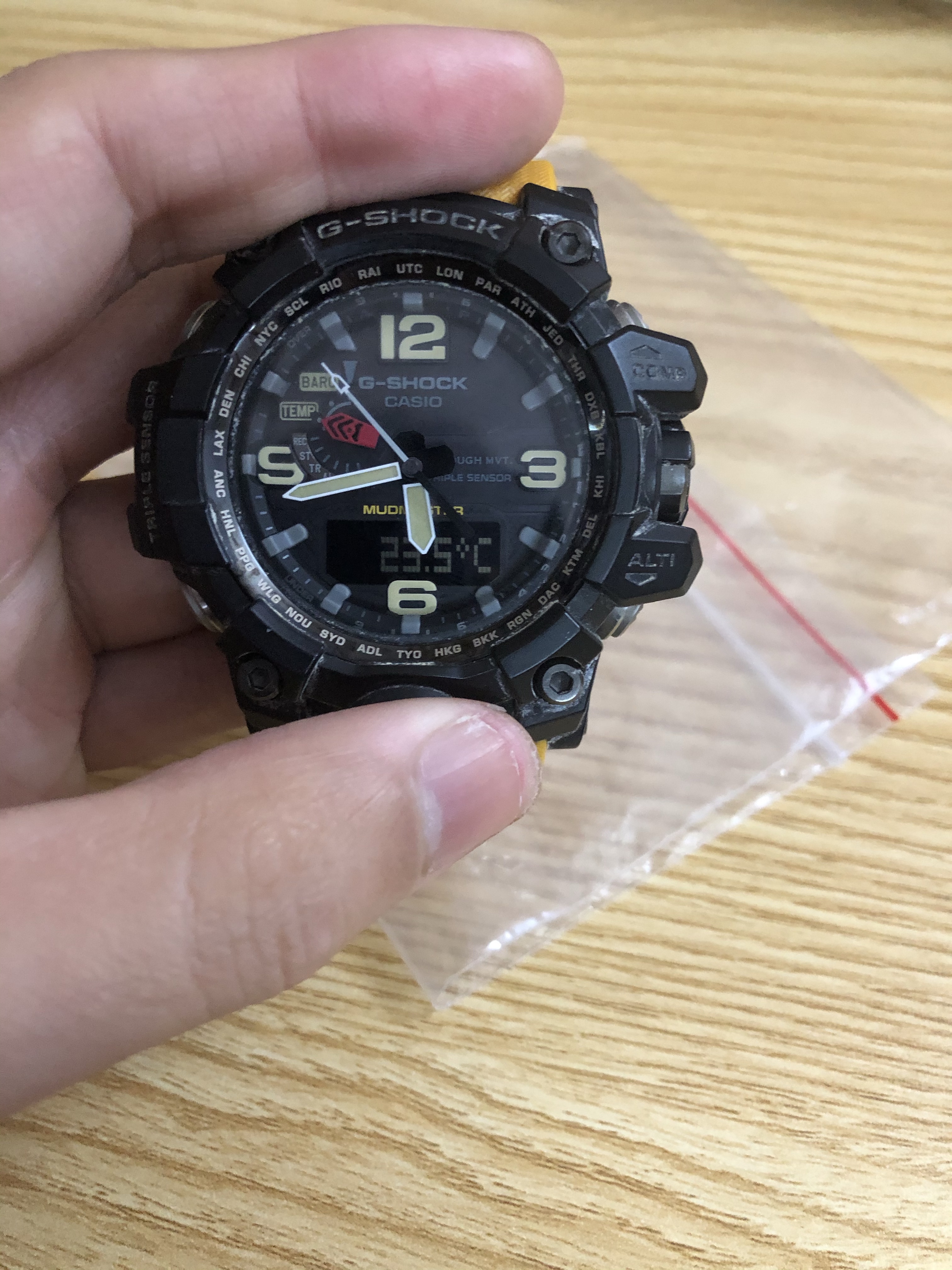 1 Cần bán đồng hồ Casio G-Shock