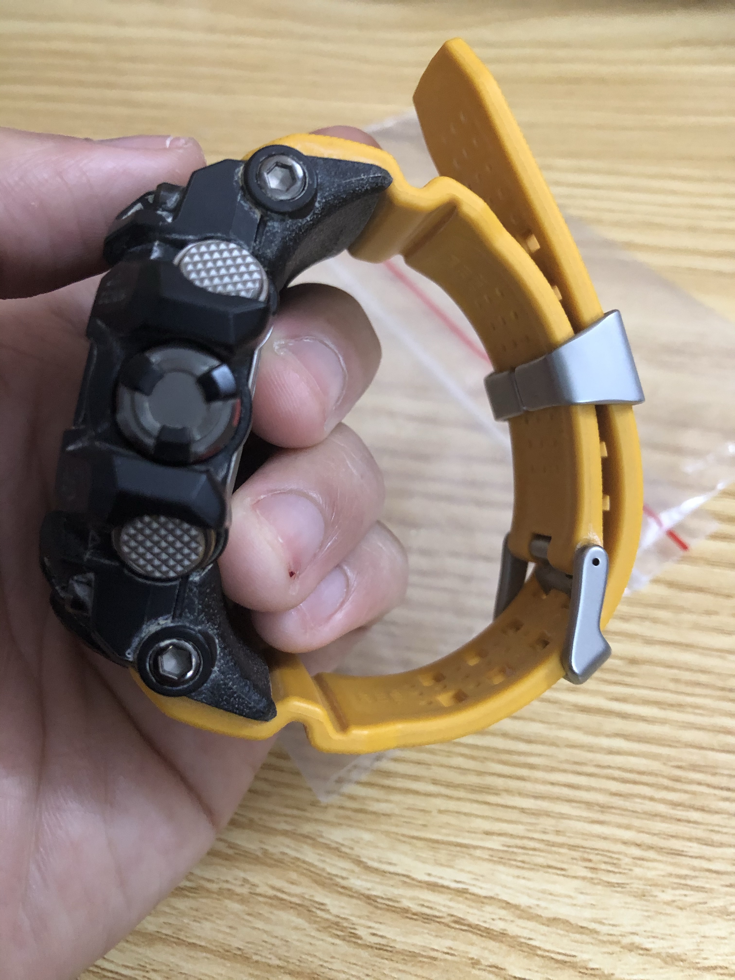 2 Cần bán đồng hồ Casio G-Shock