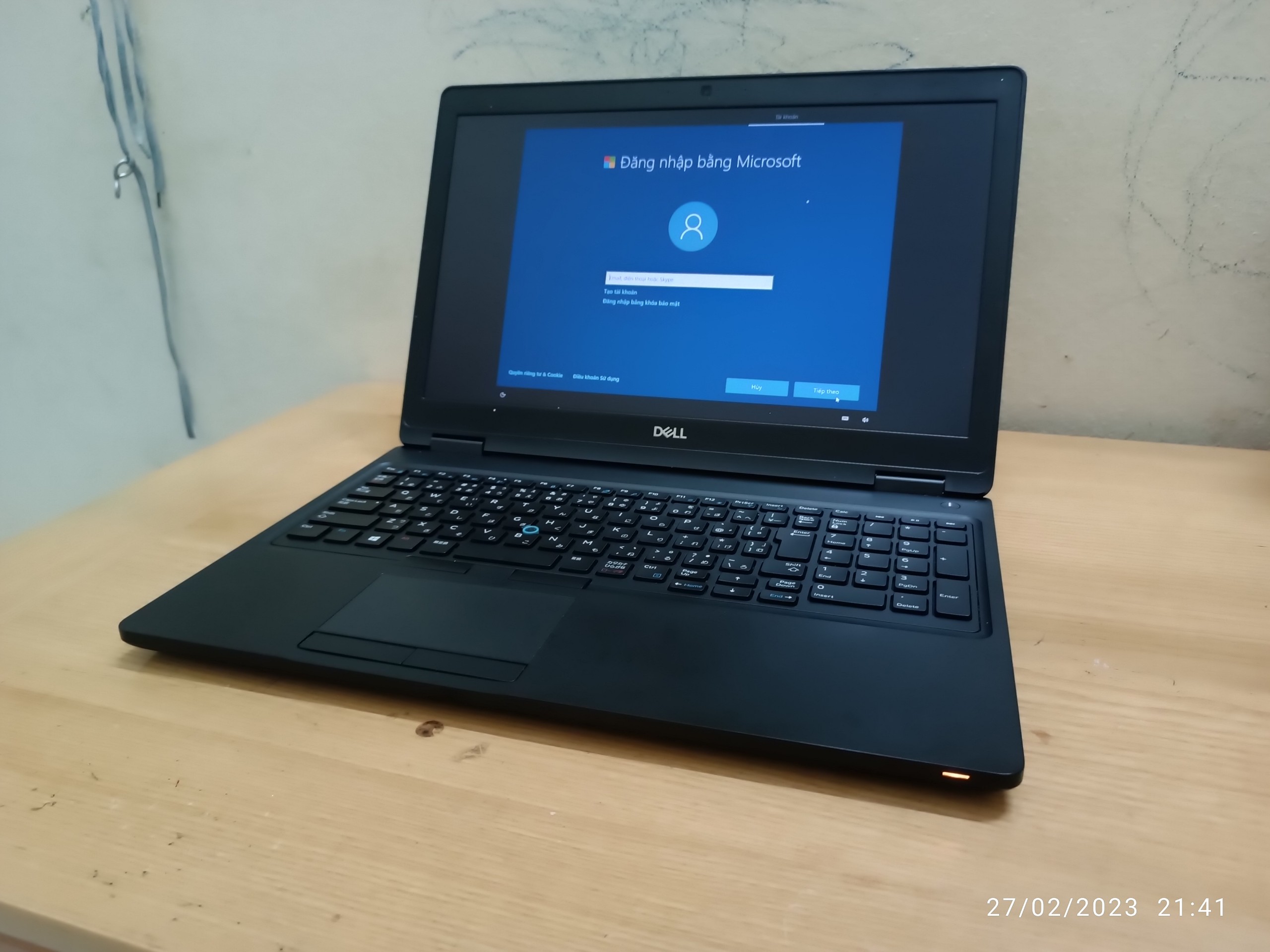 Cần bán Laptop Dell core i7 Ram 16Gb, cạc rời  SSD 256Gb Sách tay từ Nhật