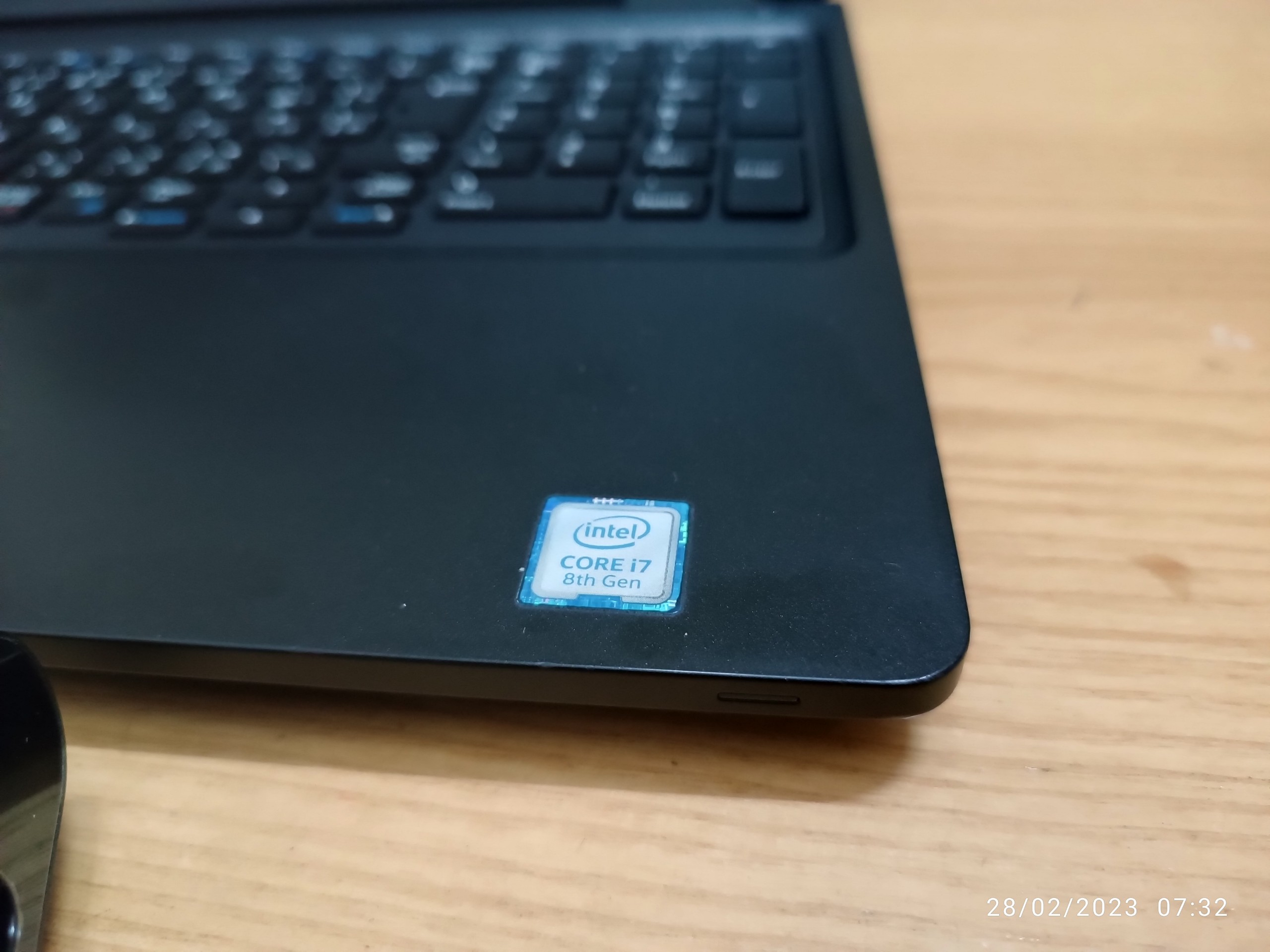 4 Cần bán Laptop Dell core i7 Ram 16Gb, cạc rời  SSD 256Gb Sách tay từ Nhật