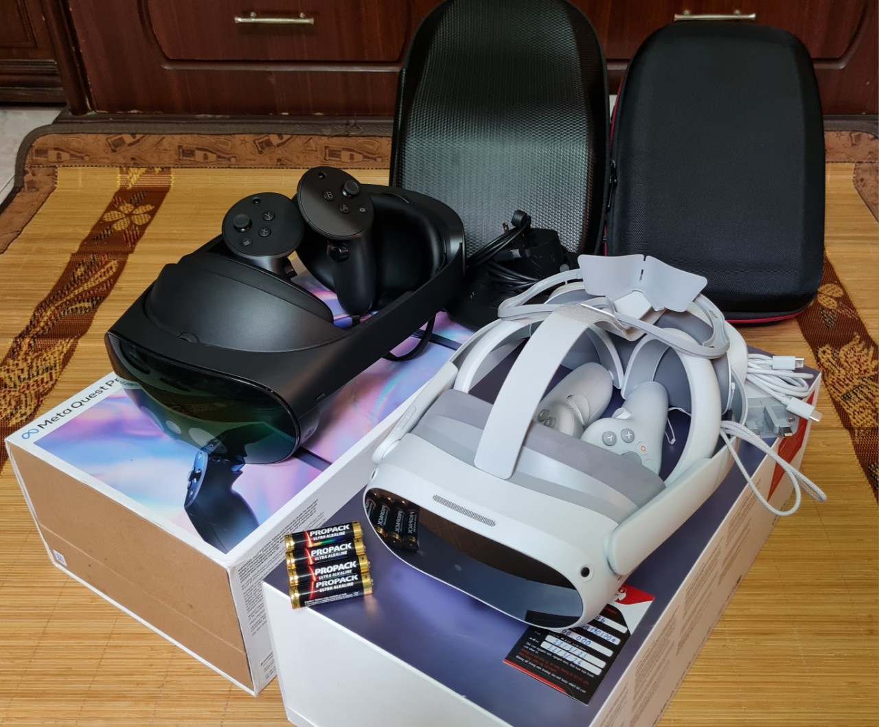 Hà Nội bán, cho thuê: kính VR Pico4 128Gb, Kính VR/AR Quest Pro 256Gb