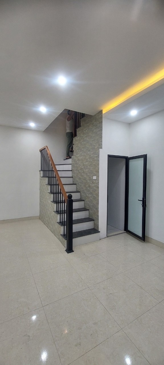 7 Chính chủ cần bán nhà 2 tầng mặt ngõ rộng tại 238 Âu Cơ, Quảng An, Tây Hồ, Hà Nội.