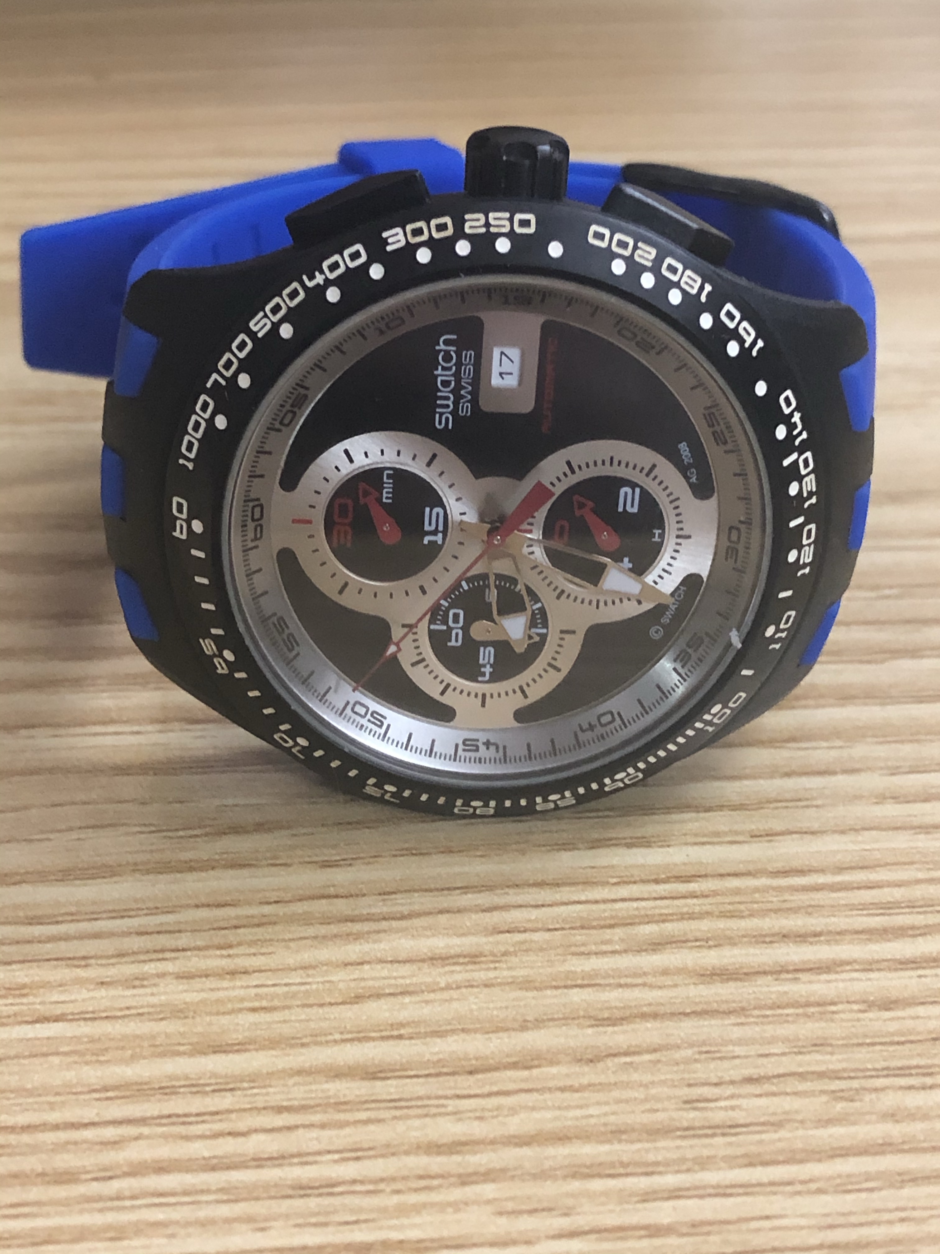 3 Bán đồng hồ Swatch và đồng hồ Casio G-Shock