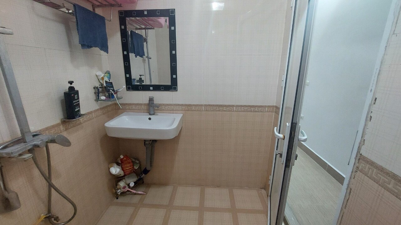 4 Chính chủ bán nhà 5 tầng tại ngõ 82 Phú Đô, Nam Từ Liêm, Hà Nội.