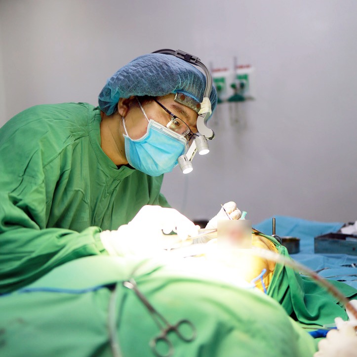 Bác sĩ Nhạn mát tay sửa lại mũi hỏng