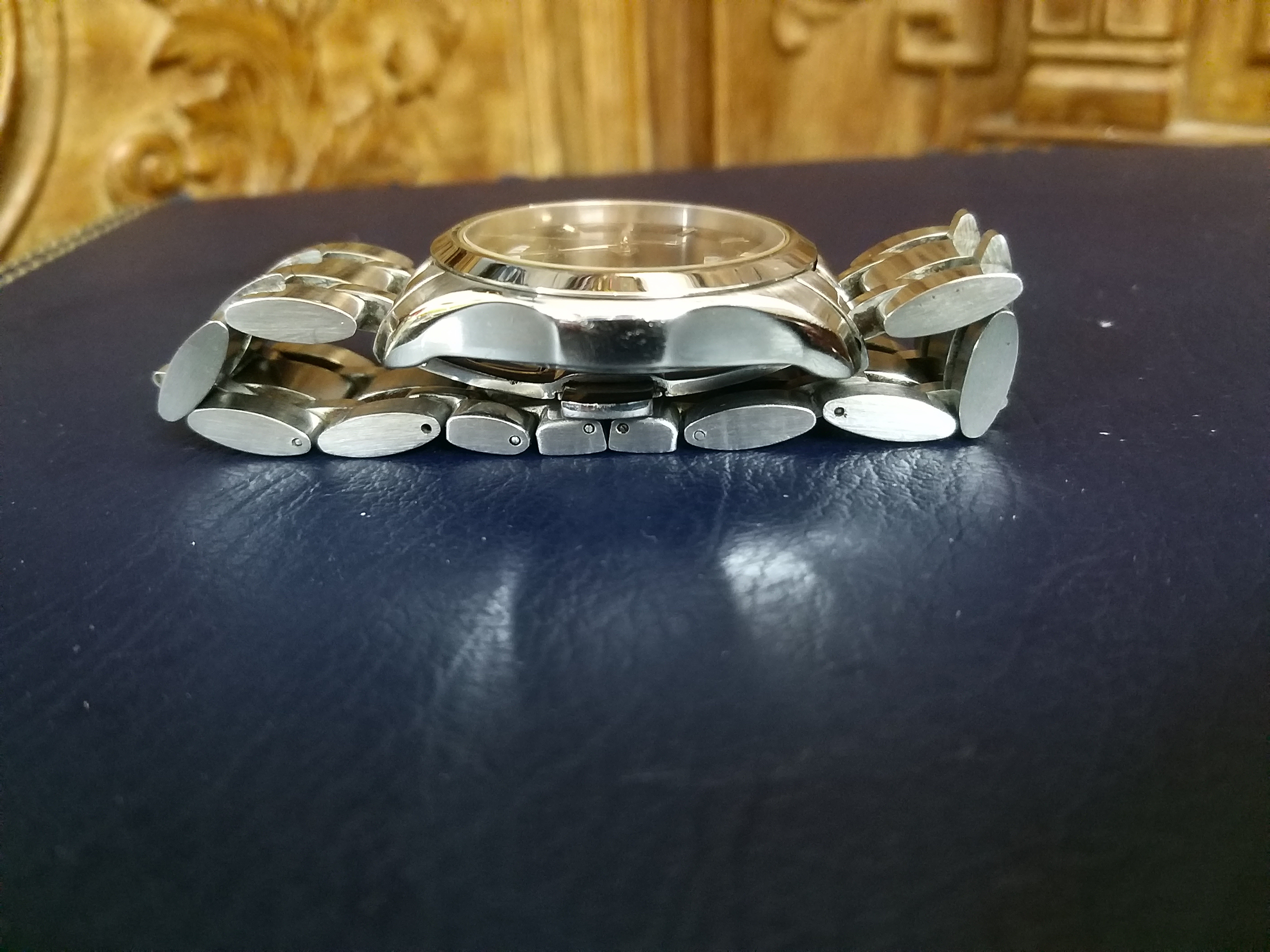 5 Đồng hồ nam hiệu TISSOT.