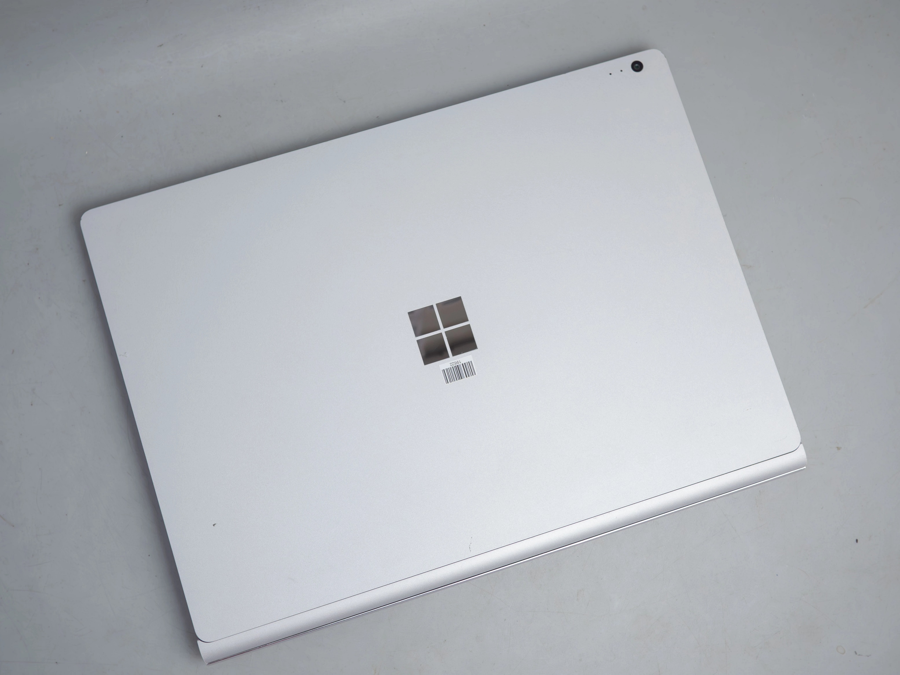 4 Surface Book 2   SSD 256GB   core i5-8350u   RAM 8GB   13.5 inches 19622