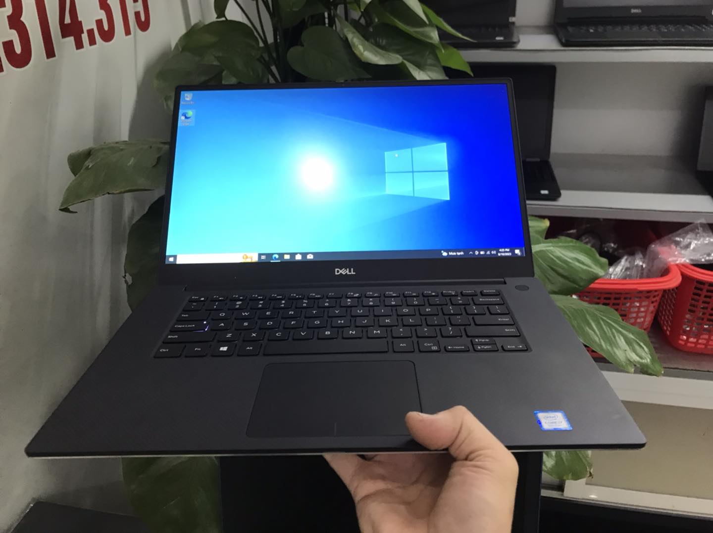 Dell XPS 15-7590 i7 9750H Ram 16G ổ SSD 512G VGA rời 4G