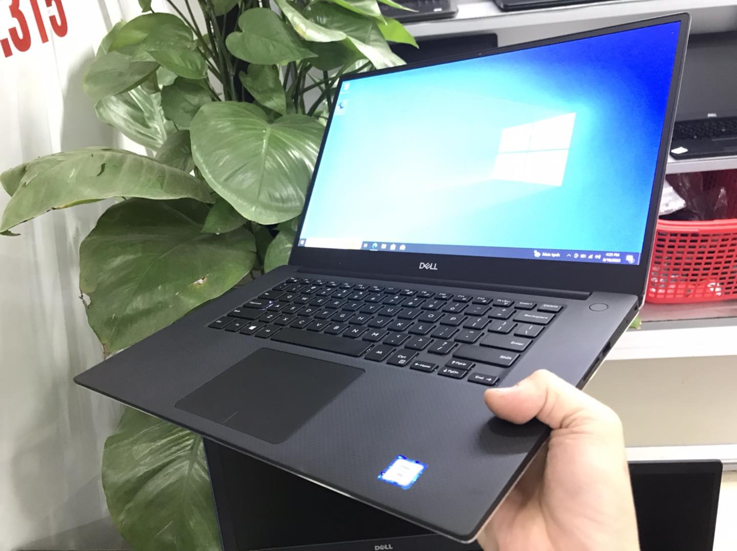 2 Dell XPS 15-7590 i7 9750H Ram 16G ổ SSD 512G VGA rời 4G