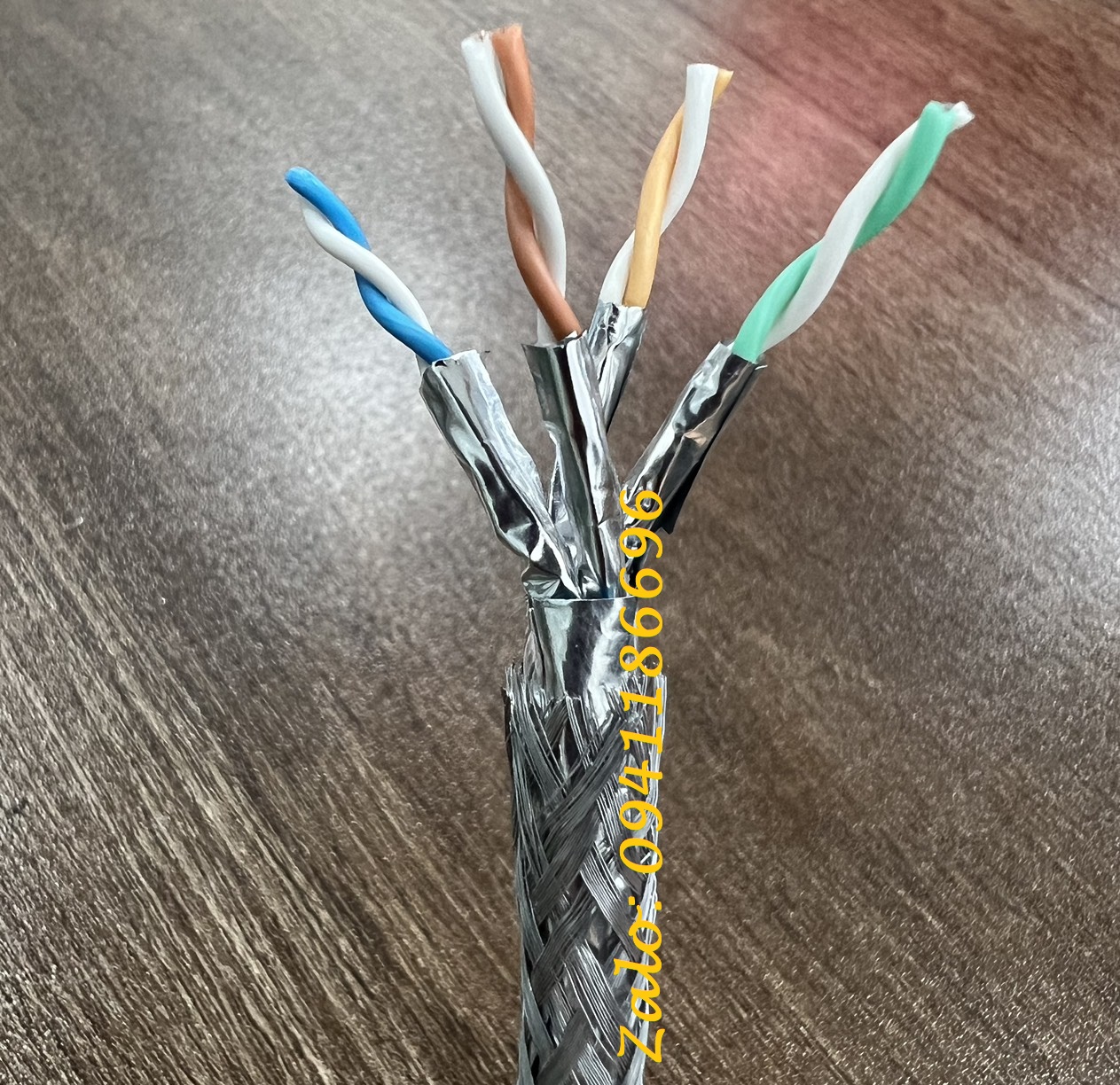 8 Sẵn kho Cáp mạng Cat7A - 23AWG gồm bốn cặp dây bọc lưới đồng xoắn 8 Sẵn kho Cáp mạng Cat7A - 23AWG gồm bốn cặp dây bọc lưới đồng xoắn