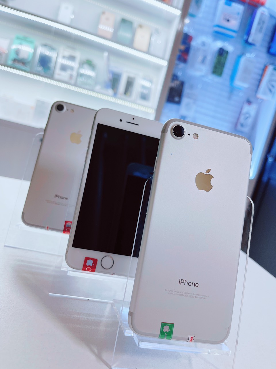 Nhỏ gọn Siêu mượt Gía Siêu Rẻ  iPHONE 7G QTẾ.Zin100.Mới99.Chính hãng Apple