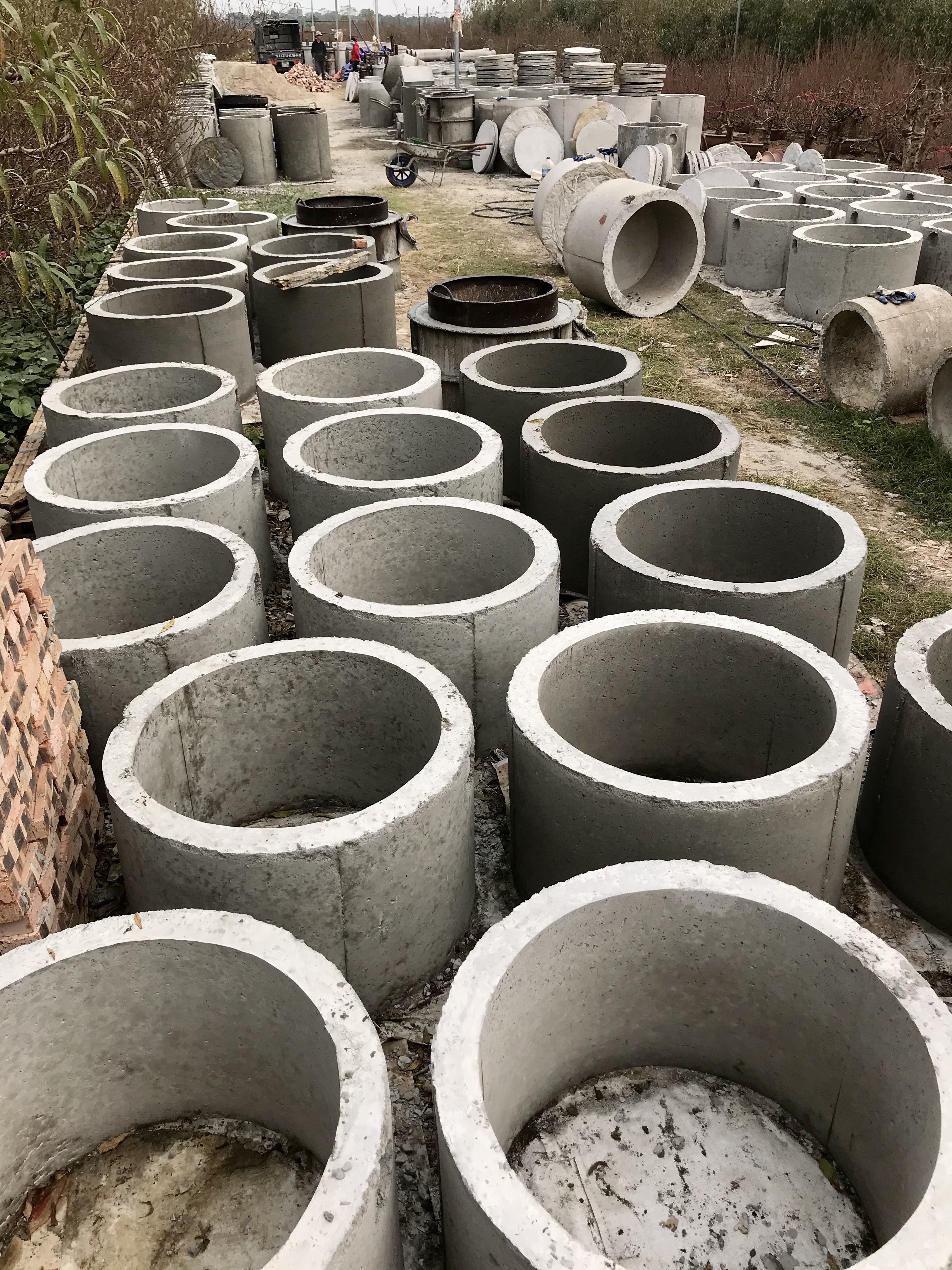 2 Bể phốt,cống thoát nước,các loại cấu kiện bê tông đúc sẵn giao tận nơi