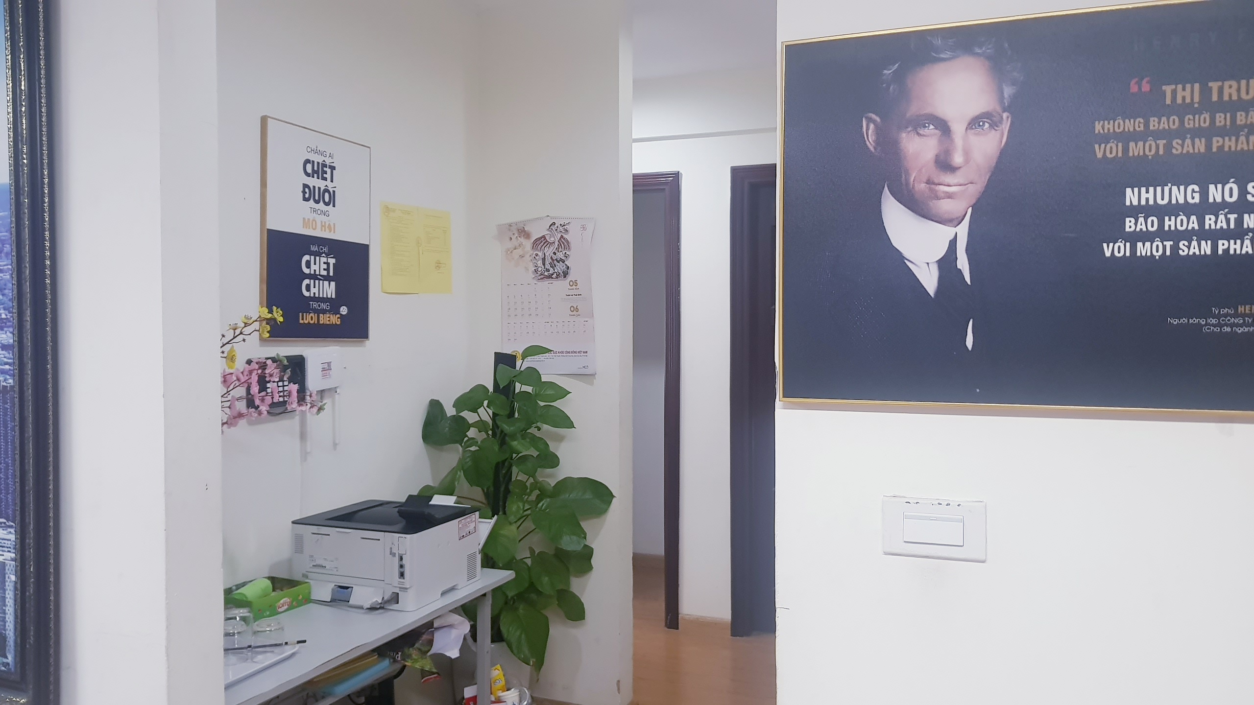 2 Cho thuê văn phòng rộng 93m2, Giá Rẻ Nhất Linh Đàm